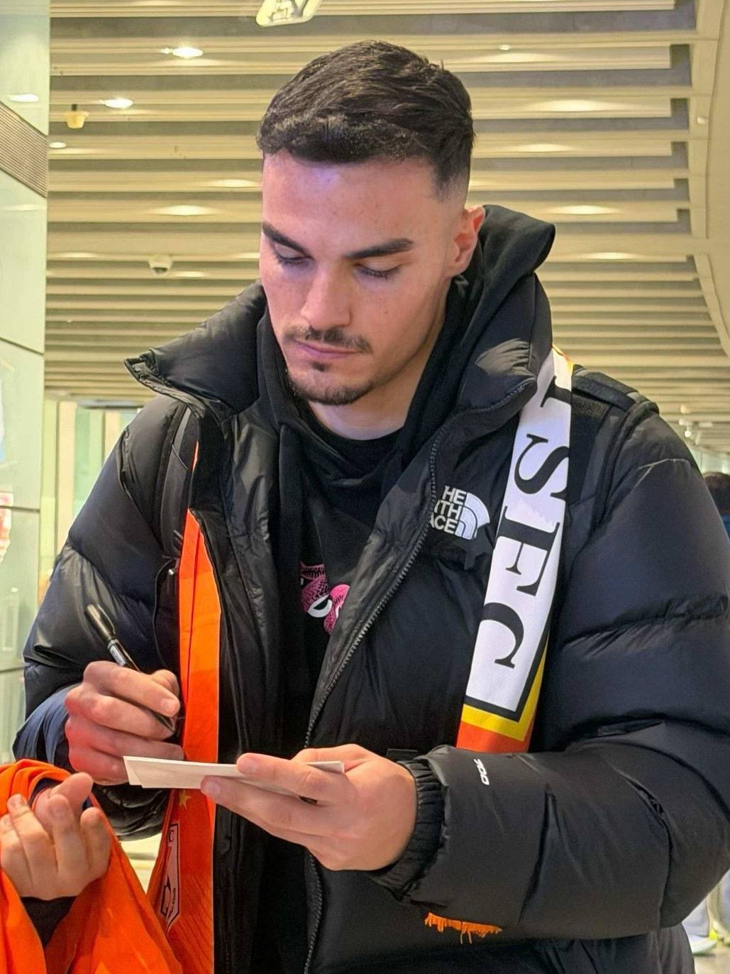 这也行？山东泰山围绕葡超战术微调奥兰多魔术清晨迎来里程碑，圣安东尼奥马刺集结日豪取连胜