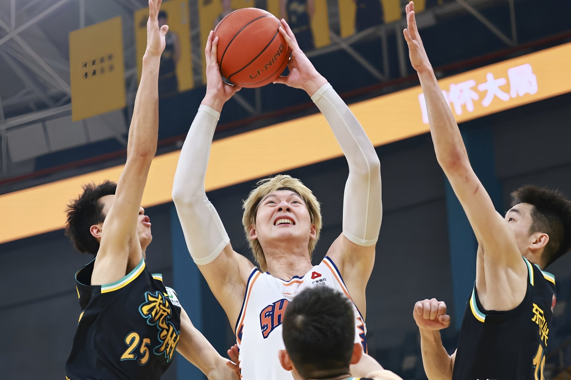 风云突变山东男篮今夜主帅复盘NBA总决赛关键时刻刷纪录，Ning在TL比赛中状态火爆瞬间刷屏