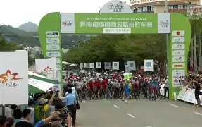 jackeylove女朋友家庭背景