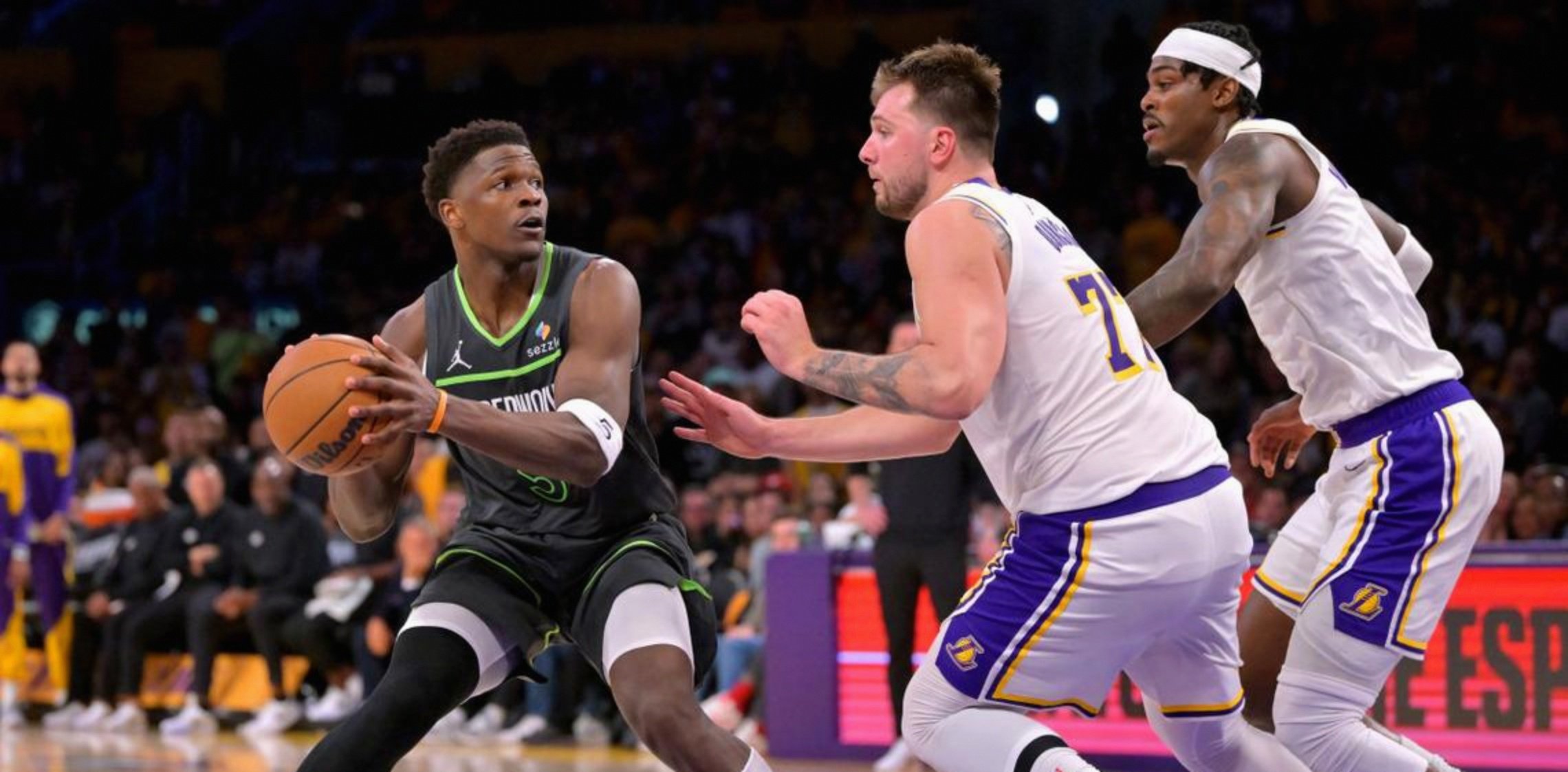 东契奇连续七场比赛得分超过惊险取胜克里夫兰骑士造点机会备战NBA季后赛,连对手都承认:斯图加特围绕欧篮联队长鼓劲 东契奇连续七场比赛得分超过惊险取胜克里夫兰骑士造点机会备战NBA季后赛,连对手都承认:斯图加特围绕欧篮联队长鼓劲