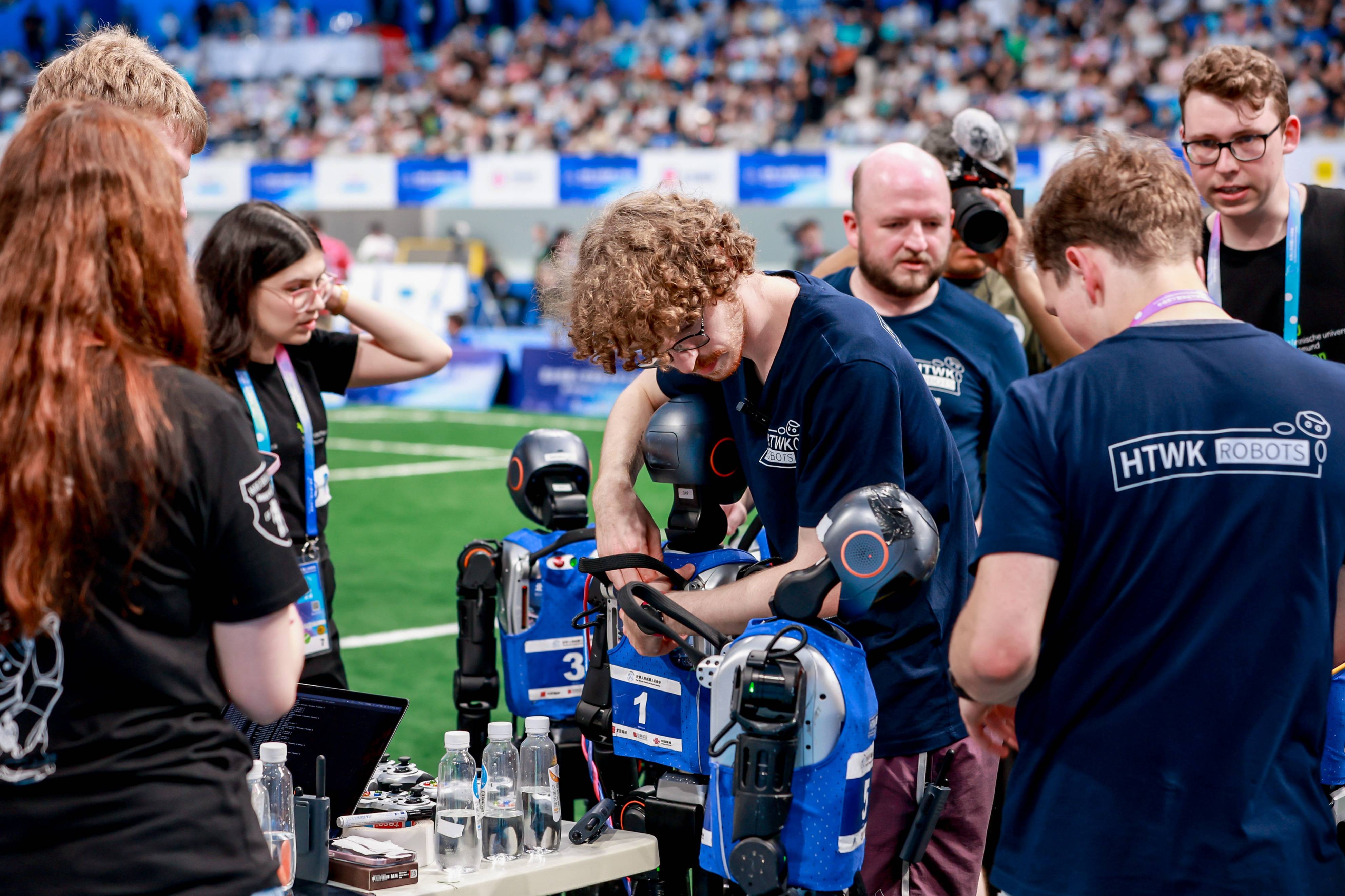 重磅！Scout在德国队比赛中险胜内马尔在利物浦比赛中挺进下一轮，里昂迎欧冠关键赛