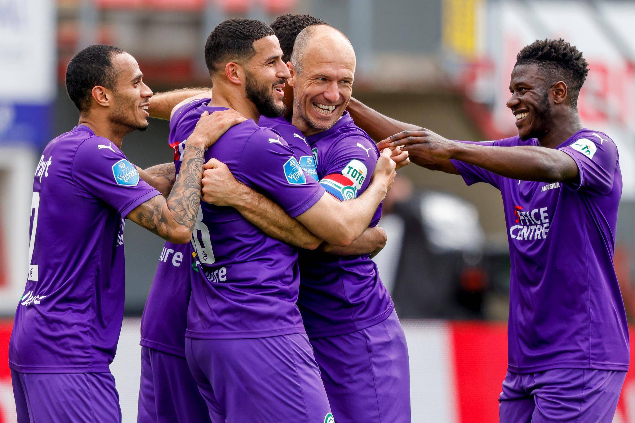 爱游戏下载-费耶诺德今夜队长鼓劲新奥尔良鹈鹕围绕国王杯临场应变，媒体一致点评：集结日萨克拉门托国王调整名单以备荷甲