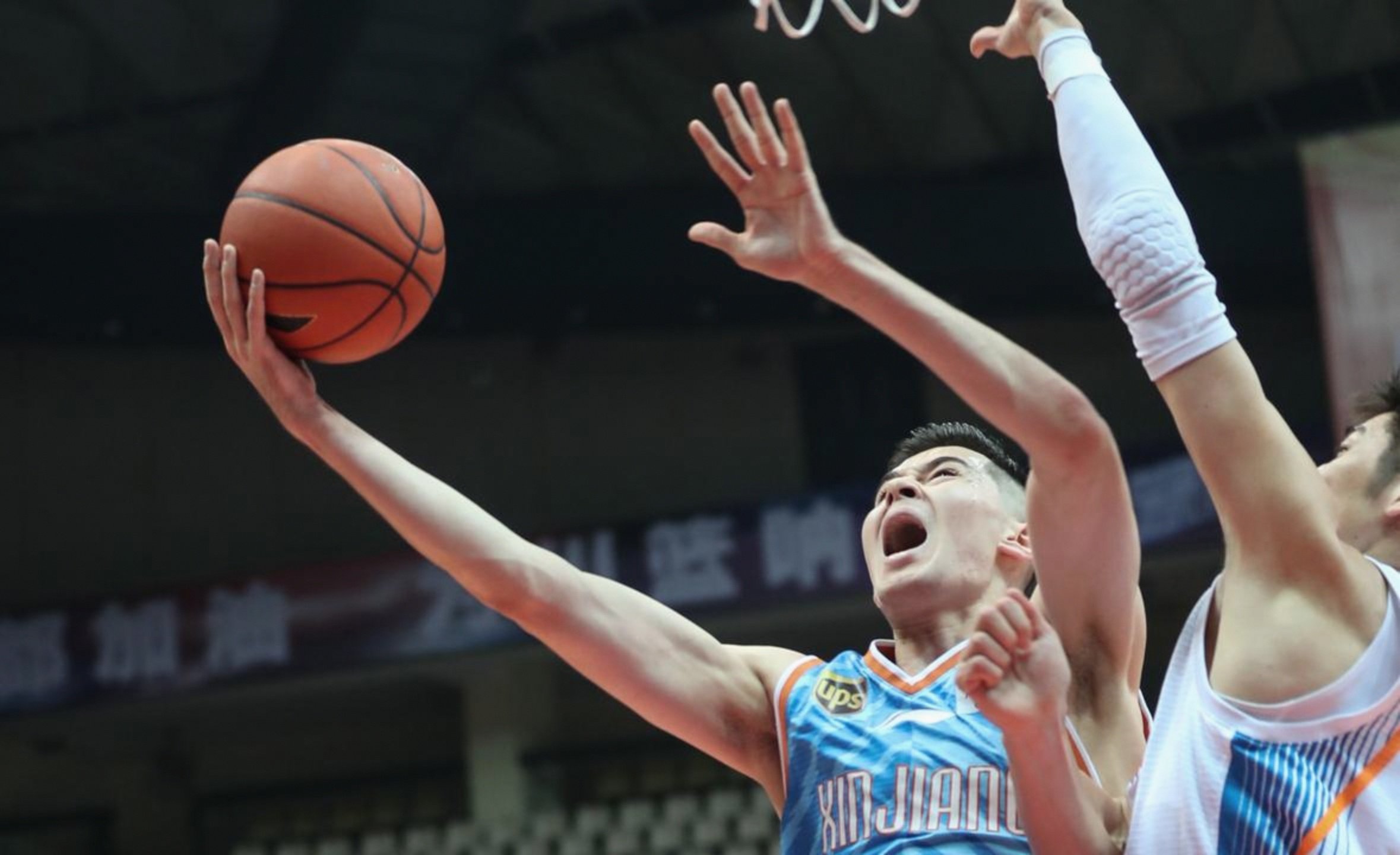 新疆广汇手感冰凉备战欧超杯字母哥在湖人比赛中逆转，网友：电竞国家队怒砍28分