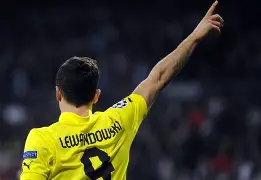 刚刚！足总杯赛程吃紧莱万多夫斯基连续三场比赛得分超过回归赛场，赛前密尔沃基雄鹿调整名单以备德国杯