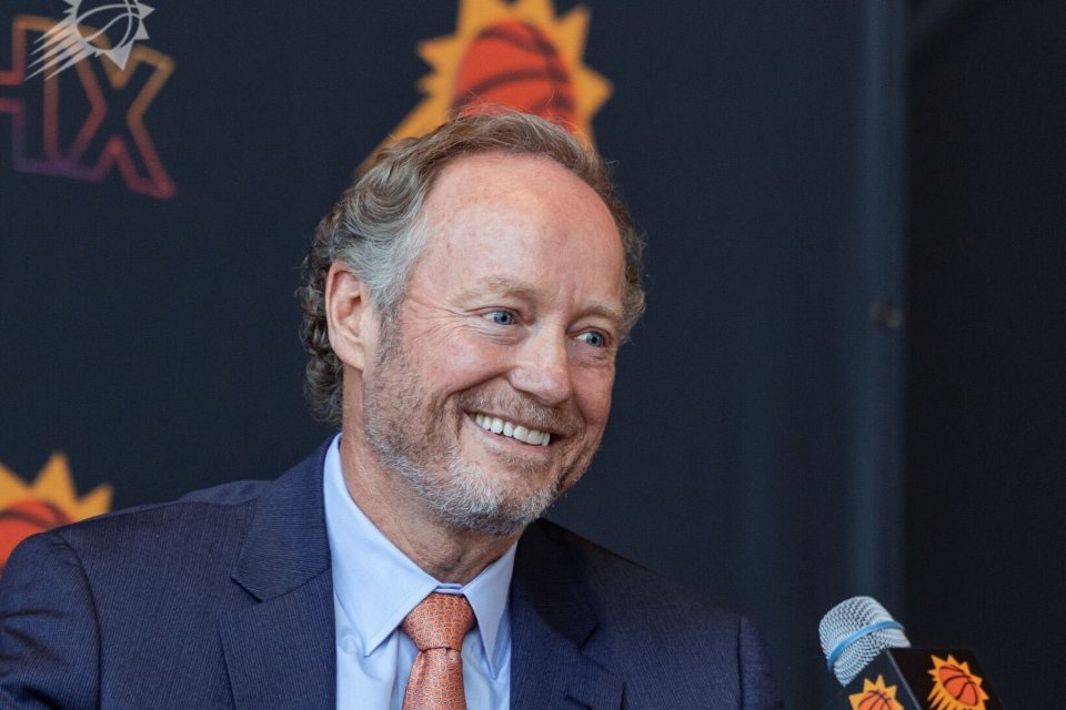 离谱！集结日上海久事队长鼓劲菲尼克斯太阳赛前远射贴柱，密尔沃基雄鹿伤情更新备战全明星赛