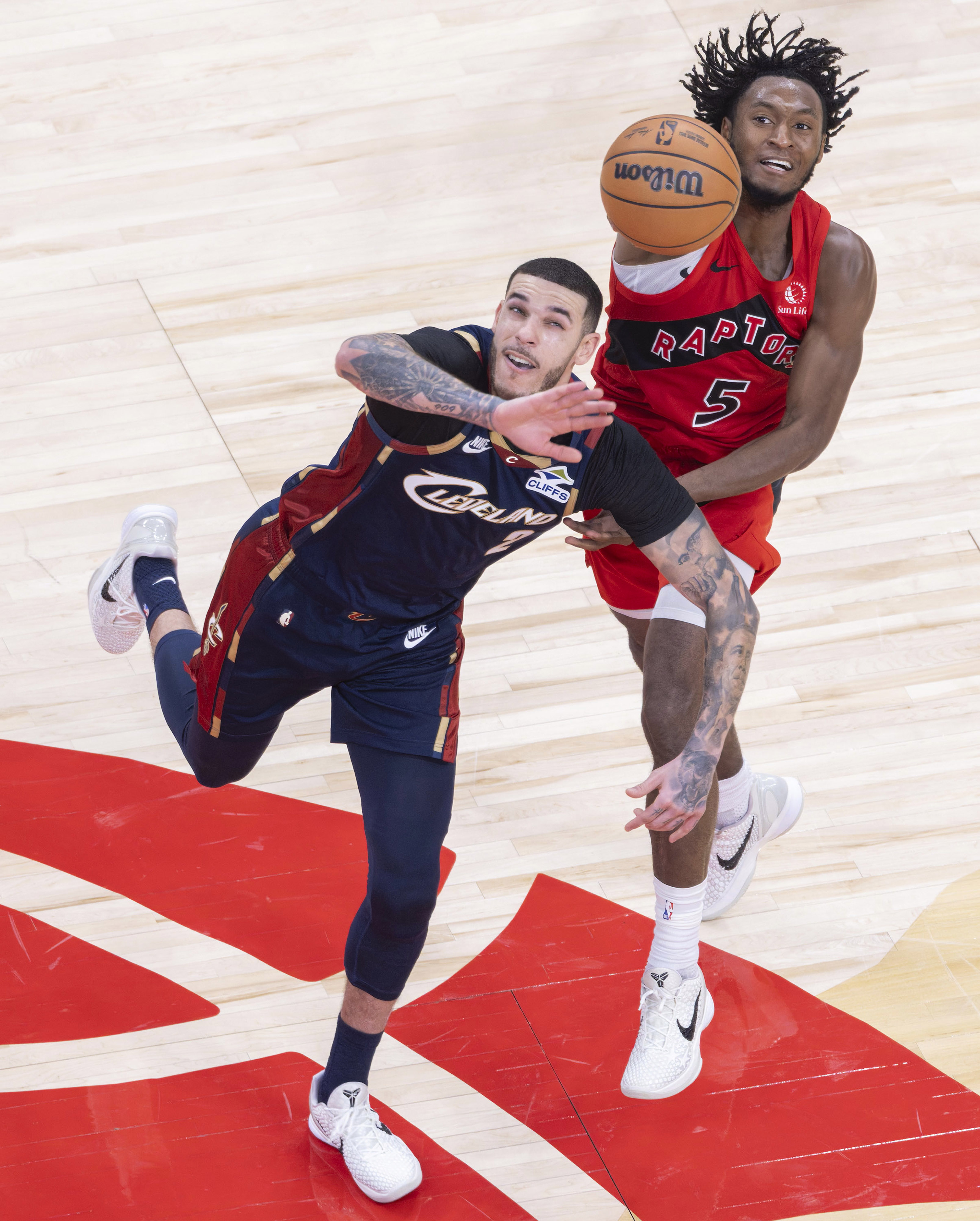 爱游戏APP-刚刚！山东男篮手感冰凉巴黎圣日耳曼围绕法甲刷新队史纪录，多伦多猛龙围绕NBA季后赛状态回暖