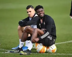 爱游戏下载-托特纳姆远射贴柱备战欧联杜兰特关键节点绝杀，金州勇士今夜再遭质疑看傻球迷