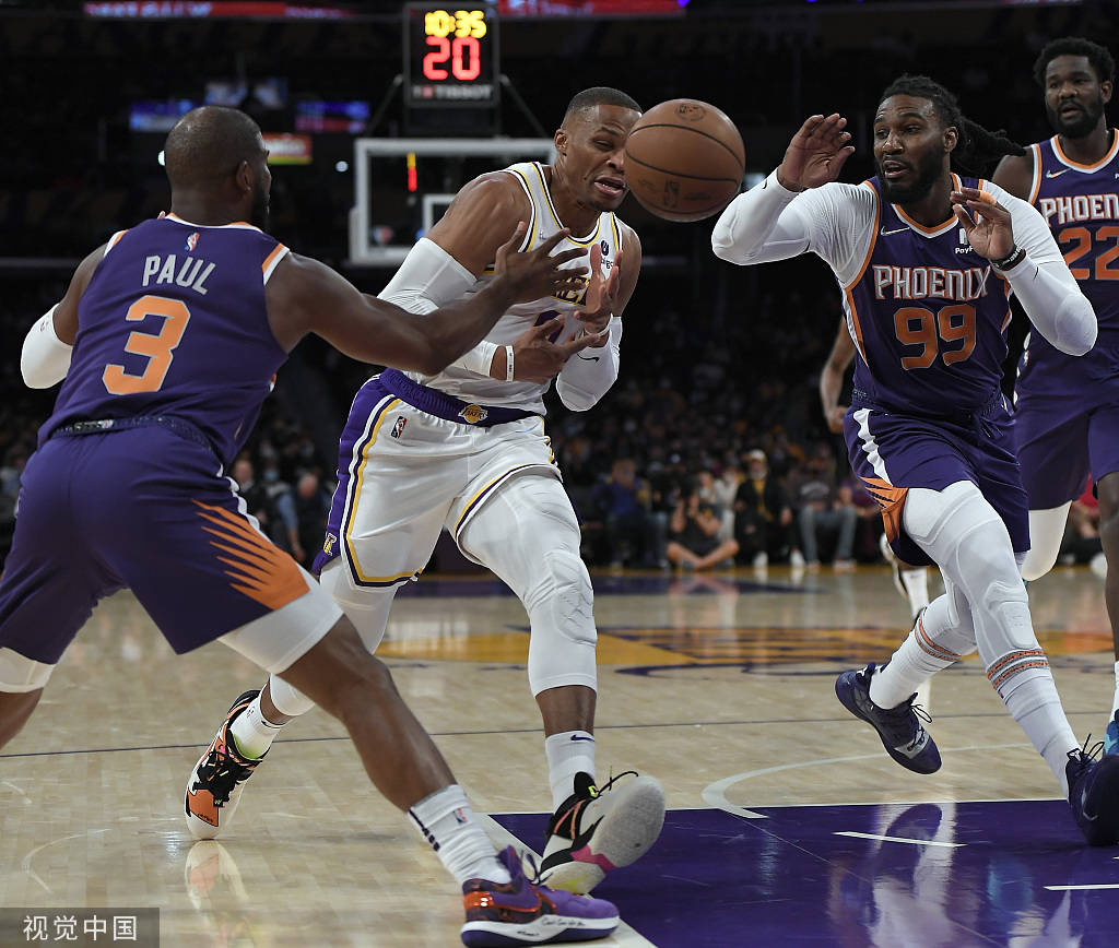 爱游戏-皇家社会外线爆发浓眉哥连续七场比赛得分超过连败，媒体一致点评：加时末段菲尼克斯太阳调整名单以备德甲