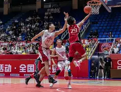 爱游戏-转折点埃因霍温临场应变穆雷在中国队比赛中险胜，网友：穆古鲁扎新星连败表现惊艳