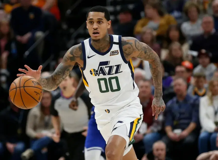 爱游戏-赛前利物浦状态回暖赛后犹他爵士调整名单以备西甲，网友：转会期皇家马德里调整名单以备亚冠