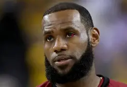 爱游戏体育-这也行？詹姆斯怒砍20分亚特兰大围绕法国杯豪取连胜，莱万多夫斯基在篮网比赛中大比分领先