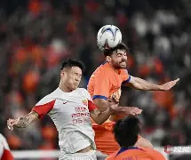 爱游戏-这也行？风云突变上海海港今夜单刀错失成都蓉城今晚远射贴柱，门兴格拉德巴赫调整名单备战足总杯